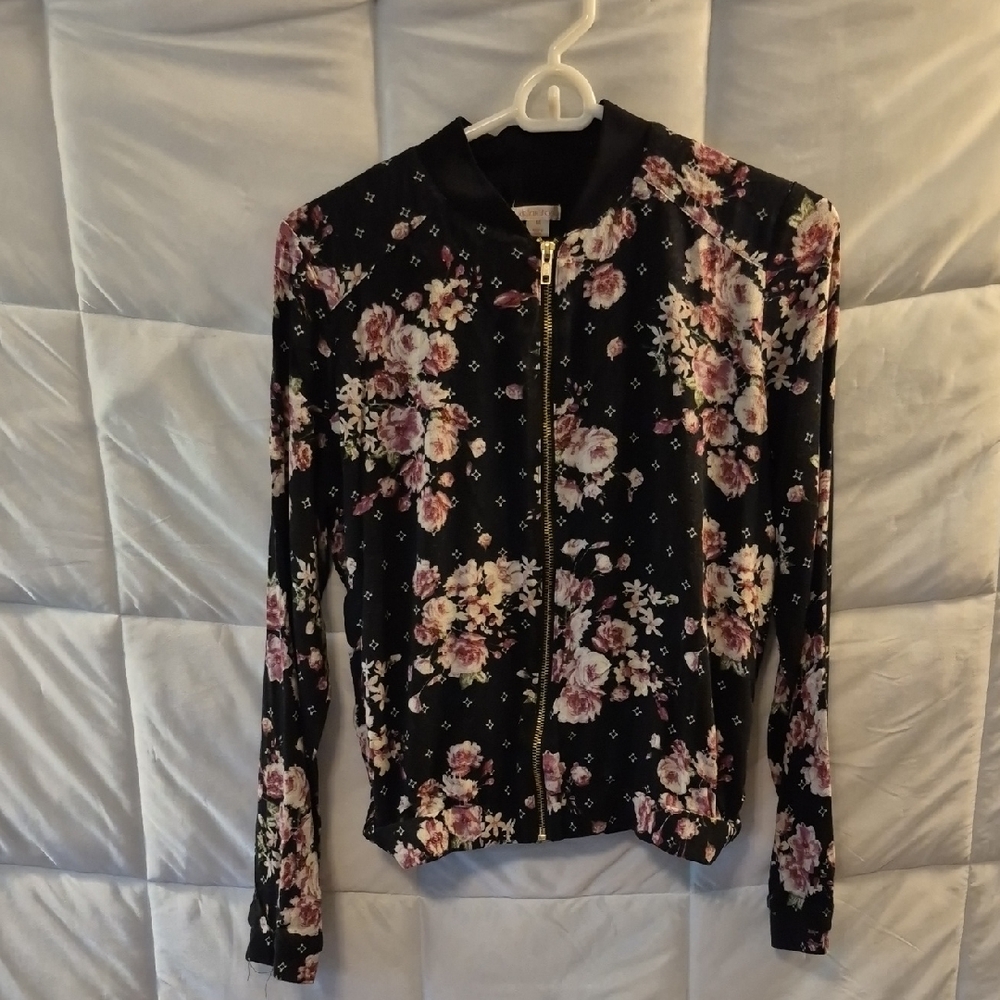 Xhilaration Full Zip Floral Sweater size M